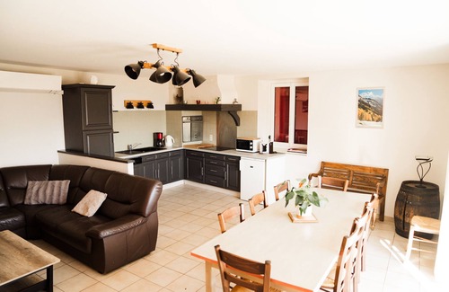 Ouzous House | Air-conditioned semi-detached house, 9 Pers between ARGELES and LOURDES, view of the valley
