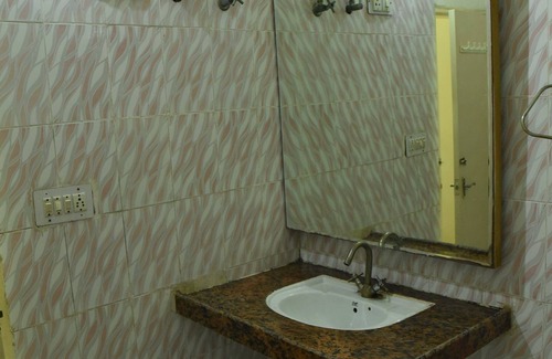 Jaipur Apartment | Air Conditioned Super Deluxe Room at Hotel C9