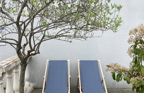 Ruoms Apartment | Air-conditioned T1 bis with terrace, swimming pool and secure parking.
