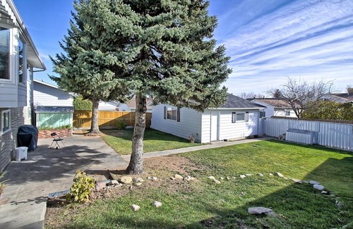 Northwest Calgary House | AIR-CONDITIONED TASTEFULLY RENOV, 6BRS, 3BTHS Hunterquay