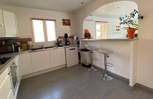 Valliguieres House | Air-conditioned villa overlooking vineyards in Valliguières, near Uzès