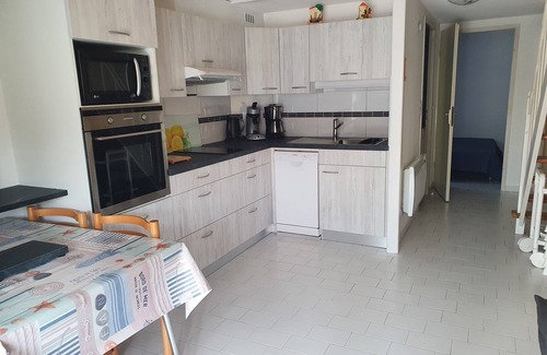 Portiragnes-Plage Villa | AIR CONDITIONED VILLA 5 pers. - SEA at 200M - INTERNET - SHOPS at 100 M - CLASSIFIED 3*.