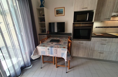 Portiragnes-Plage Villa | AIR CONDITIONED VILLA 5 pers. - SEA at 200M - INTERNET - SHOPS at 100 M - CLASSIFIED 3*.