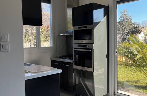Carpentras Villa | Air-conditioned villa