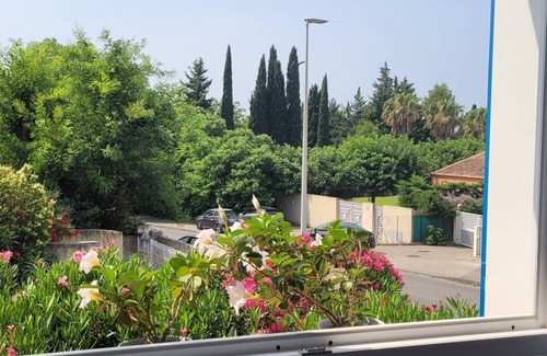 Les Caillols Villa | Air-conditioned villa with private pool 8mx4m quiet, leafy neighborhood