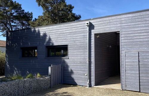 La Tremblade House | air-conditioned wooden house in ronces les bains