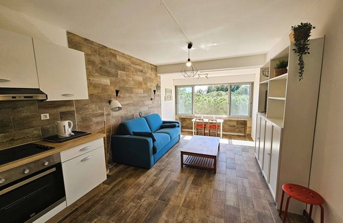 Les Sablettes Apartment | Air conditioning, fibre connection, in the heart of Les Sablettes, all on foot.