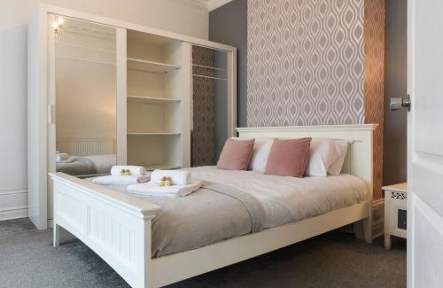 Portsmouth Apartment | Air Maison - Bloomfield Haven - 2 BR with Garden