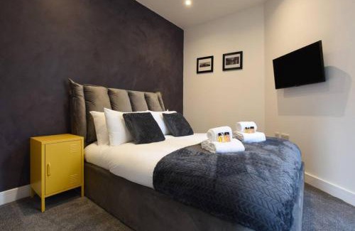Portsmouth Apartment | Air Maison - Converted Prison Flat with Parking