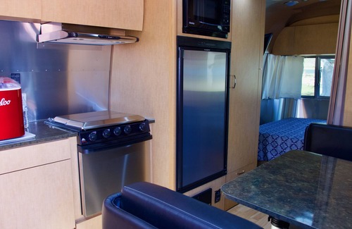 Coulee City House | Air Stream at Blue Lake in Central Washington