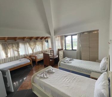 Ardenice Villa | Airbase Guesthouse