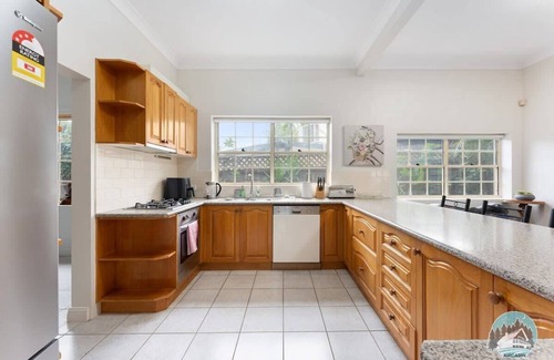 Blakehurst House | Aircabin - Blakehurst - Spacious - 5 Beds House