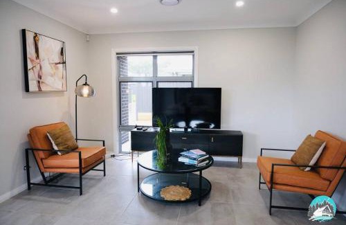 Denham Court House | Aircabin - Denham Court - Modern - 4 Beds House