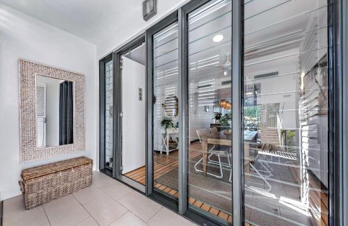 Airlie Beach Apartment | Airlie Breezes at the Boathouse