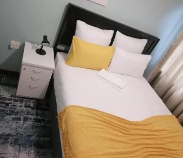 Kempton Park House | Airport Afriquintus Guest House