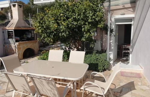 Spata-Artemida Apartment | Airport Family House