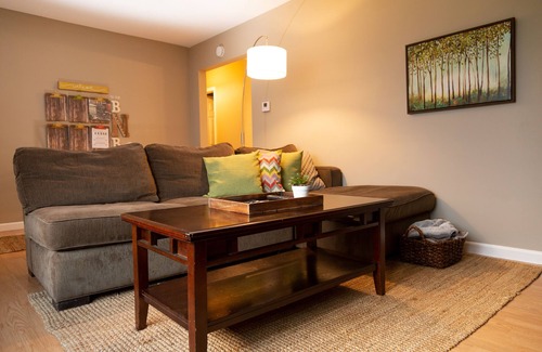 Kentwood House | Airport getaway and fun in Beer City