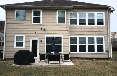 Union City House | Airport Home