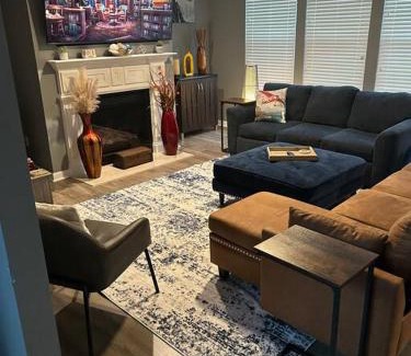 Union City House | Airport Home