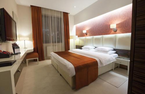 Vasant Kunj House | Airport Hotel Roomsity Pride