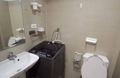 Pasay Hotel | Airport , Mall of Asia and Moa Arena Condo PICC and US Embassy Nearby