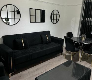 Northenden Apartment | Airport Stopsss