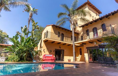 Kempton Park House | Airport Tower Lodge