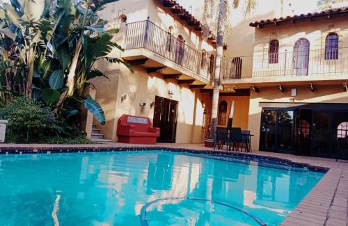 Kempton Park House | Airport Tower Lodge