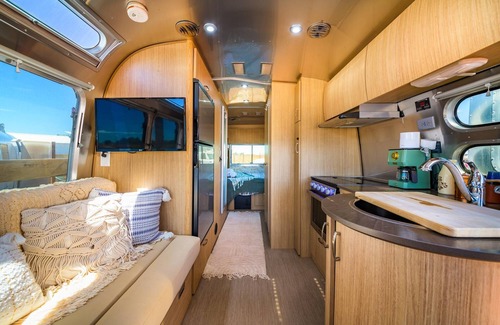 Valle House | Airstream w/Private Hot Tub (Unit B) - 4 Person Airstream with Private Hot Tub
