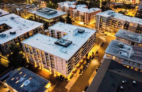 Downtown Apartment | Airy and Open Corner Loft - 92 Walkscore