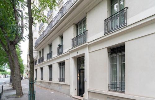 Arsenal Apartment | Airy and Stylish 1BD Flat ile Saint-Louis