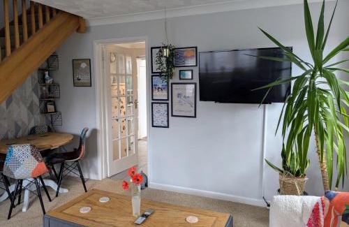 Poole House | Airy coastal courtyard house