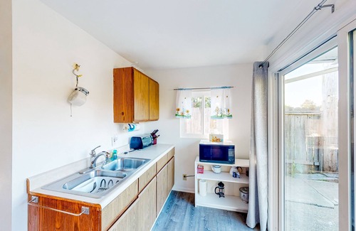 West Mesa House | Airy & inviting duplex with an enclosed yard, patio, & streaming - dog-friendly