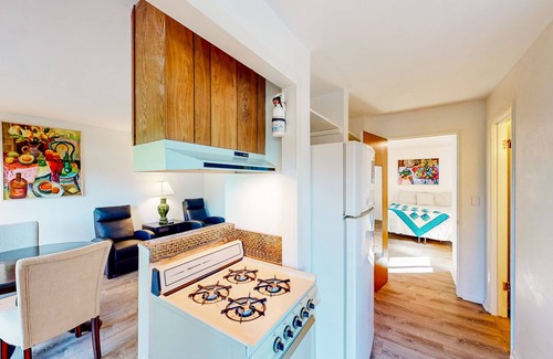 West Mesa House | Airy & inviting duplex with an enclosed yard, patio, & streaming - dog-friendly