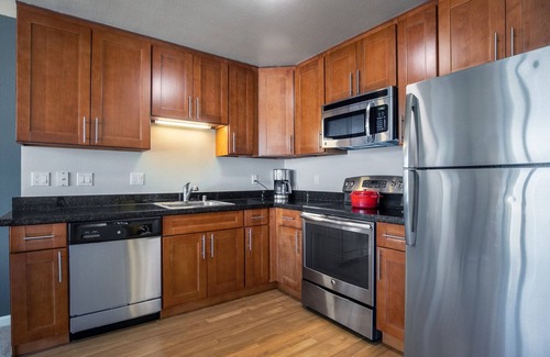 North Beach Apartment | Airy North Beach 1BR w/Pool, Fitness Center, near Muni, by Blueground