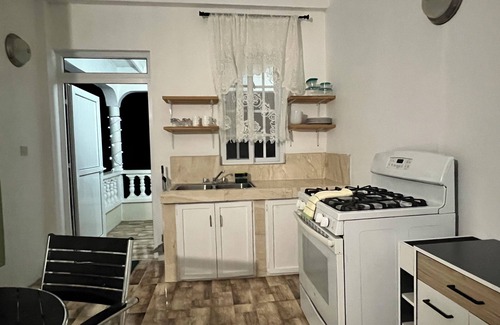 Mahaut Apartment | Airy one bedroom with a relaxing atmosphere