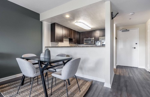Palo Alto Apartment | Airy Palo Alto 1BR w/Pool, Fitness Center, nr. SU, by Blueground