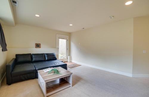 Greenwood Apartment | Airy Seattle Apartment about 7 Mi to Downtown!