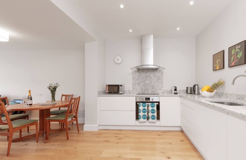 Dingle Apartment | Aistear 2 bedroom apartment VRBO
