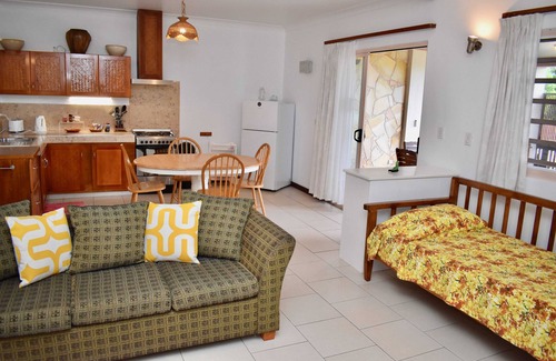 Tapere of Titikaveka Apartment | Aito 2 in Muri