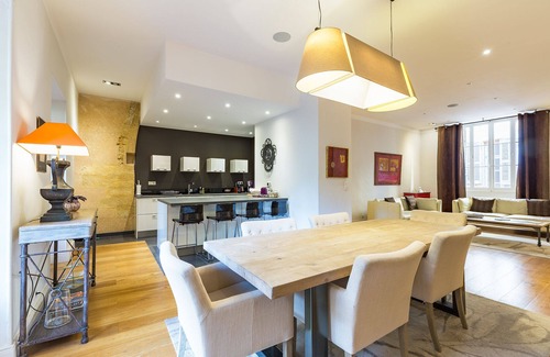 Aix-en-Provence Historic Centre Apartment | Aix center Apartment 160m2 with 3bed, 3bath, terrace 50m2