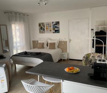Couronne Urbaine Apartment | Aix Homes "Les Allées Provençales"