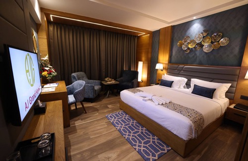 Hampankatta Hotel | AJ Grand Hotel