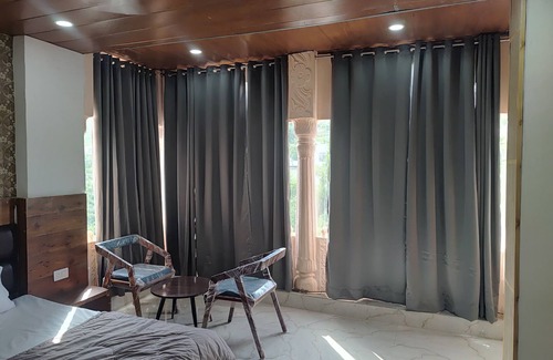 Ajmer Hotel | Ajmer Oasis hotel and club