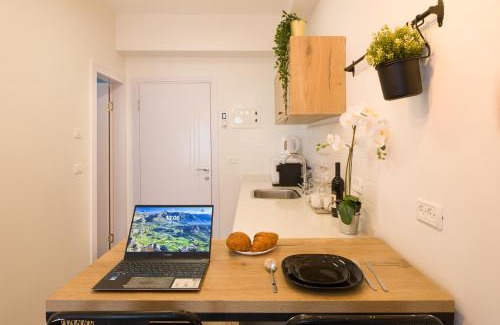 Jerusalem City Centre Apartment | Aju Hillel 14
