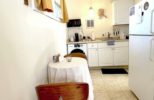 Downtown Anchorage Apartment | AK Artist Retreat: Scenic Trails & Tourist Spots