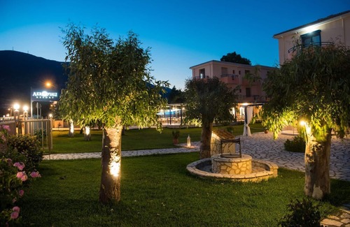 Vassiliki Hotel | Akroyiali Resort