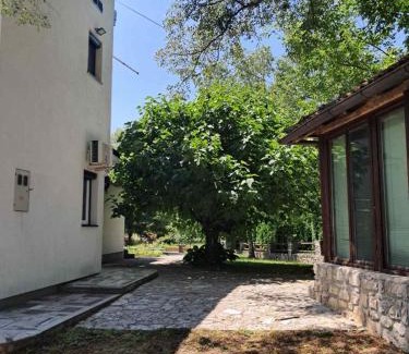 Mali Radic Villa | Al-Batten Vila Bihac
