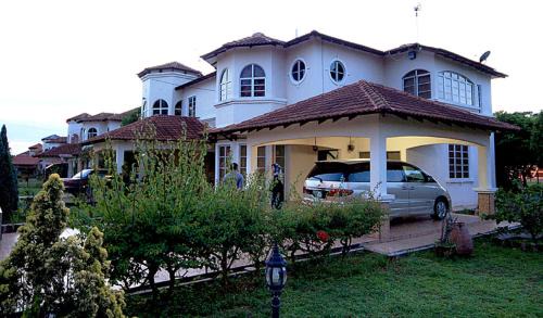 Ayer Keroh House | Al-Bayt Homestay