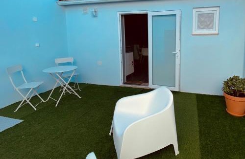 Comenda House | AL BIONDI COMENDA Cozy Home for 2 Pax with Kitchen and Patio